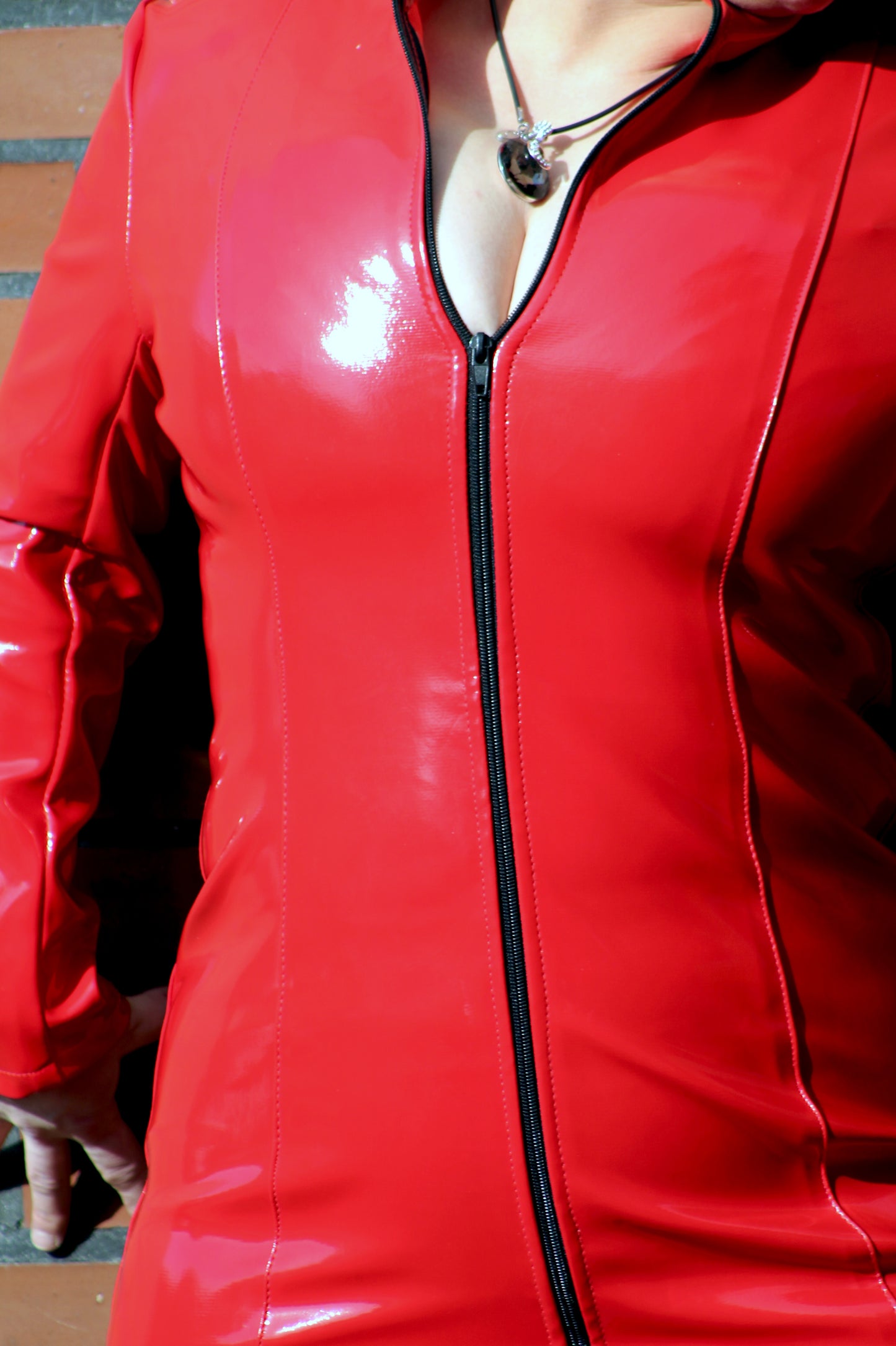 Lack Kleid in Vinyl Qualität rot langarmig Reißverschluss S M L XL XXL FWT Club