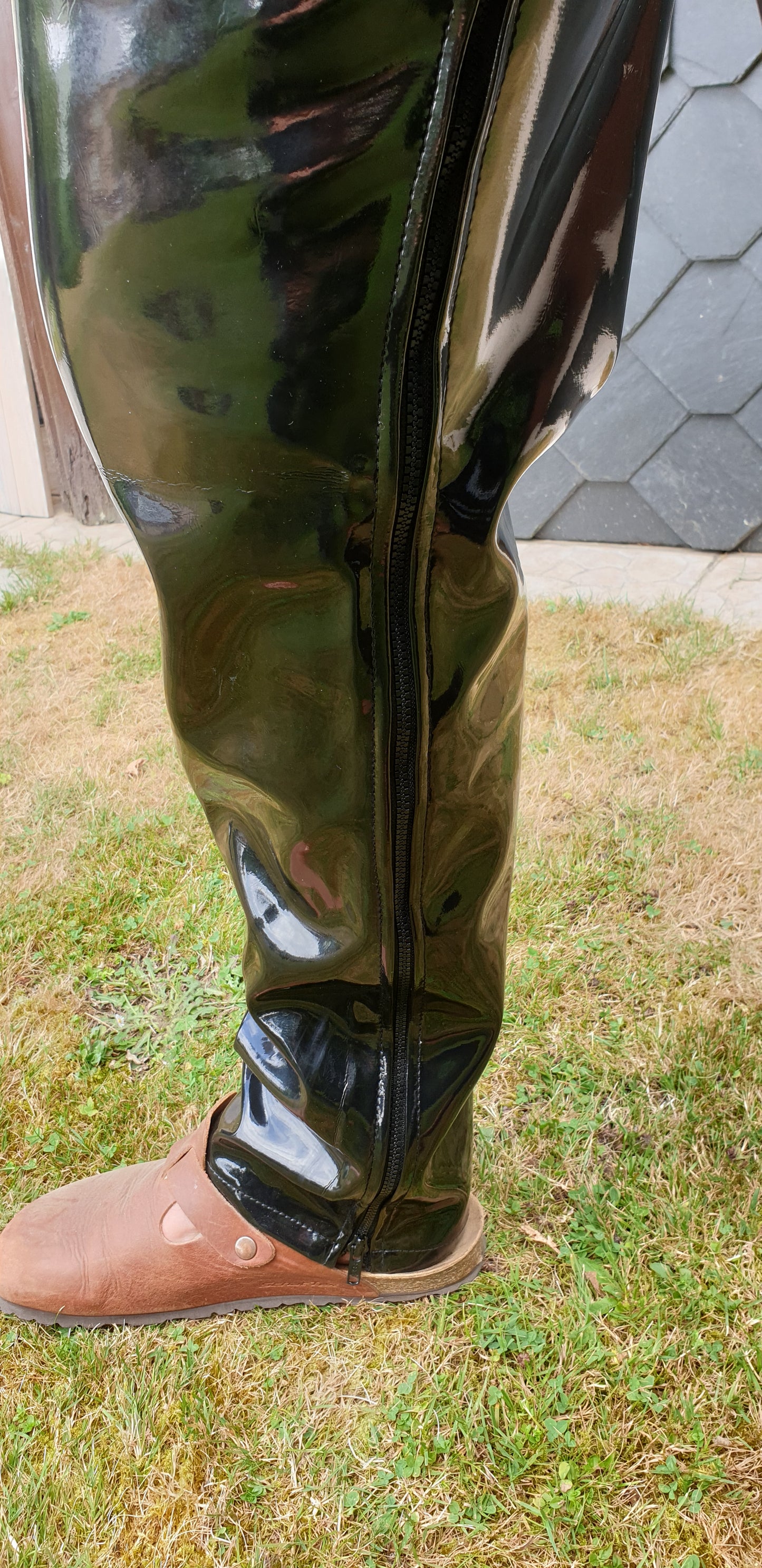 Lack Chaps in Vinyl Qualität YKK Zipper Gürtelschnalle Ösen verstärkt Schnürung